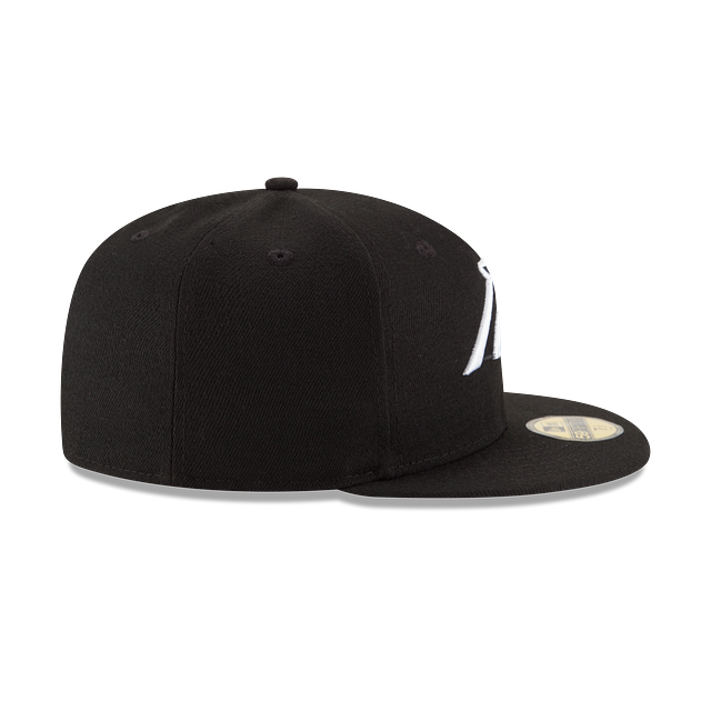 New Era 59FIFTY Carolina Panthers Basic Fitted Hat - Black / White